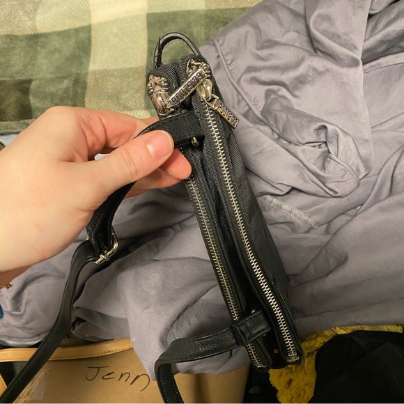 Roots 73 crossbody bag black with two main pockets and two small pockets - Picture 4 of 6